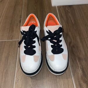 Zara Women's White and Black Sneakers